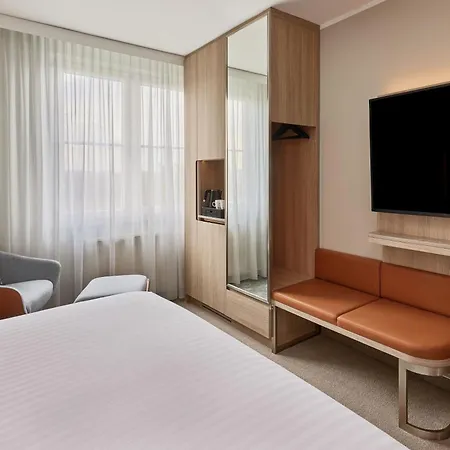 Courtyard By Marriott Dortmund-3